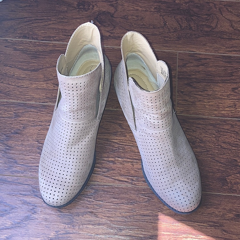 MeToo Booties